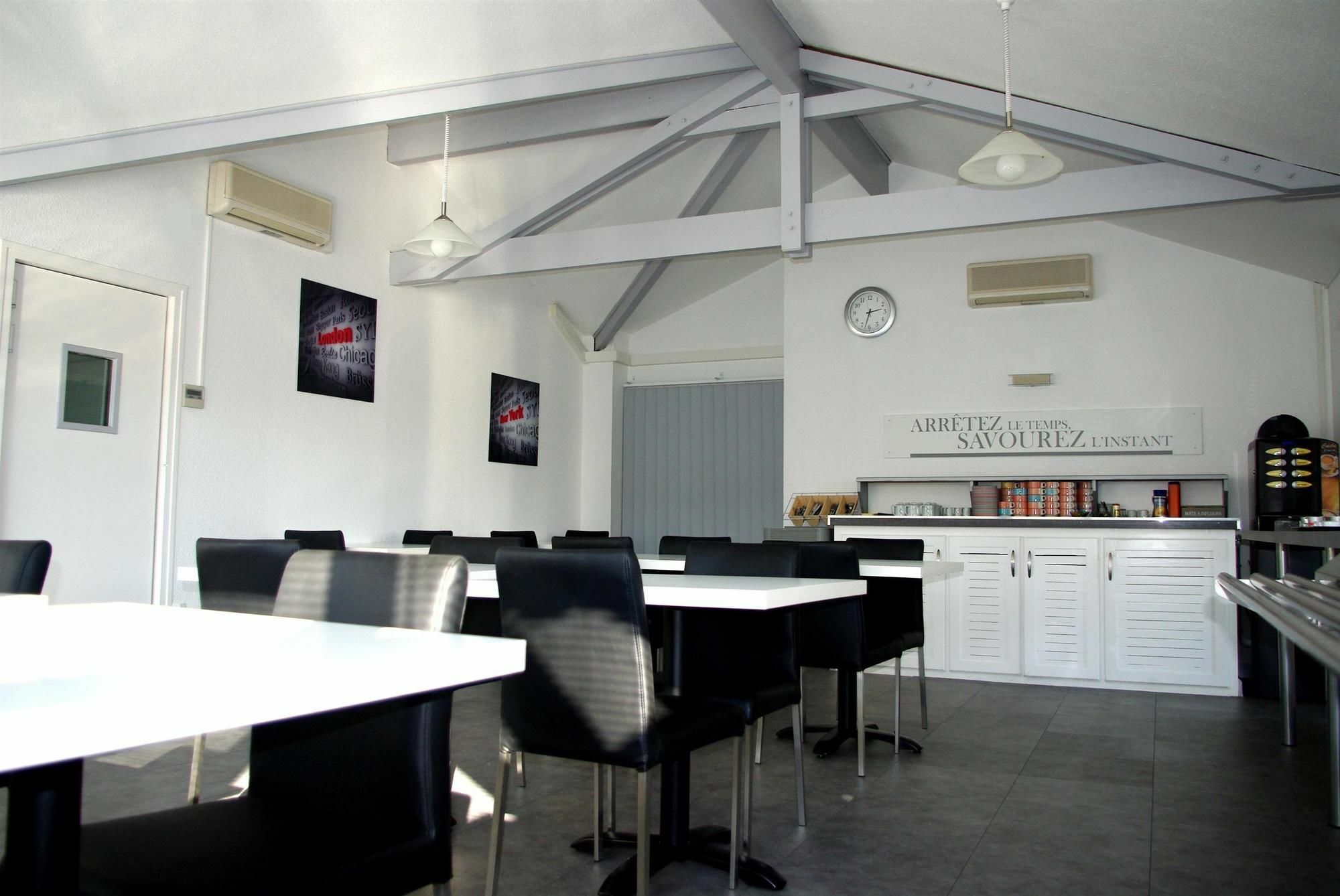Hotel Kyriad Montauban Restaurang bild