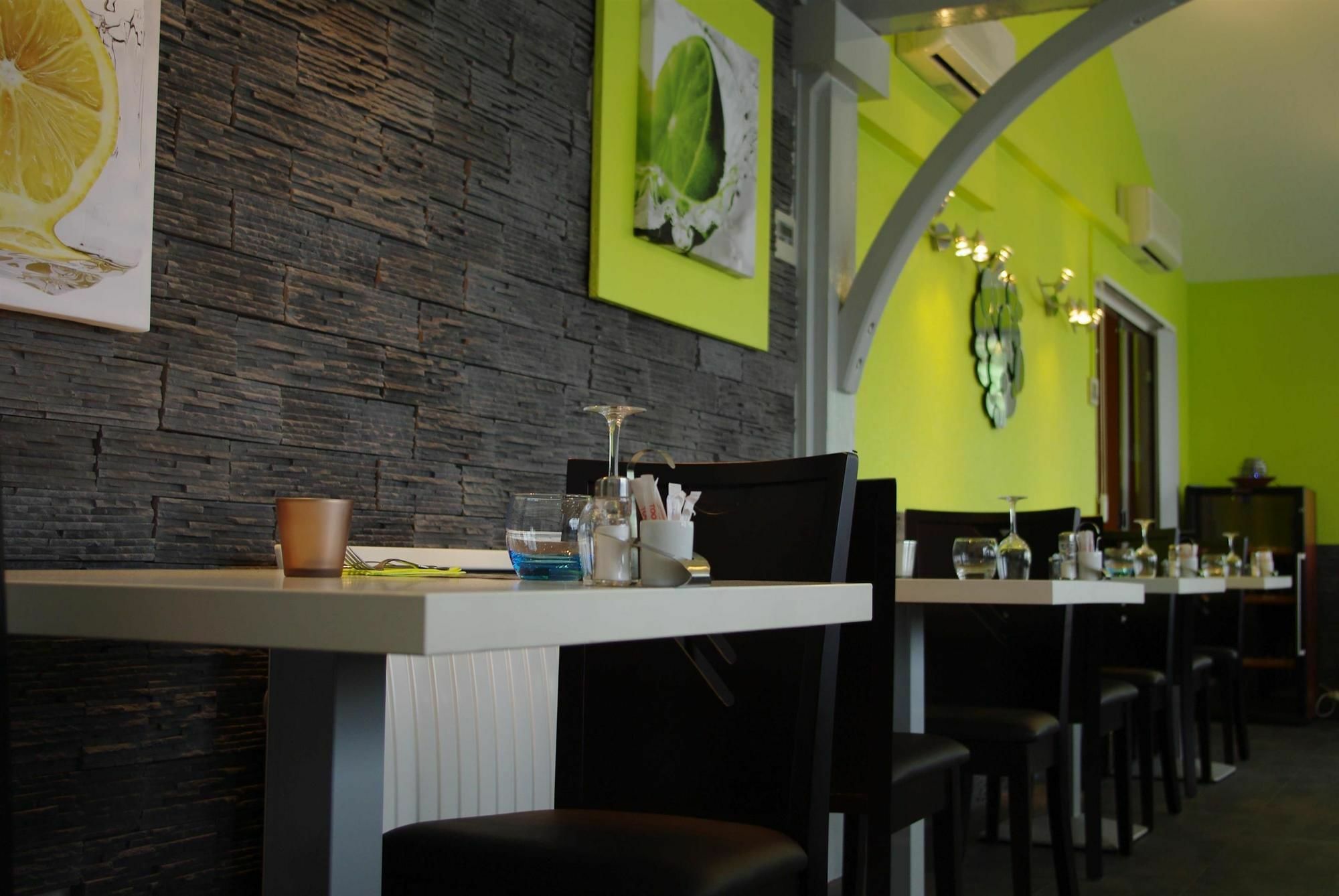 Hotel Kyriad Montauban Restaurang bild